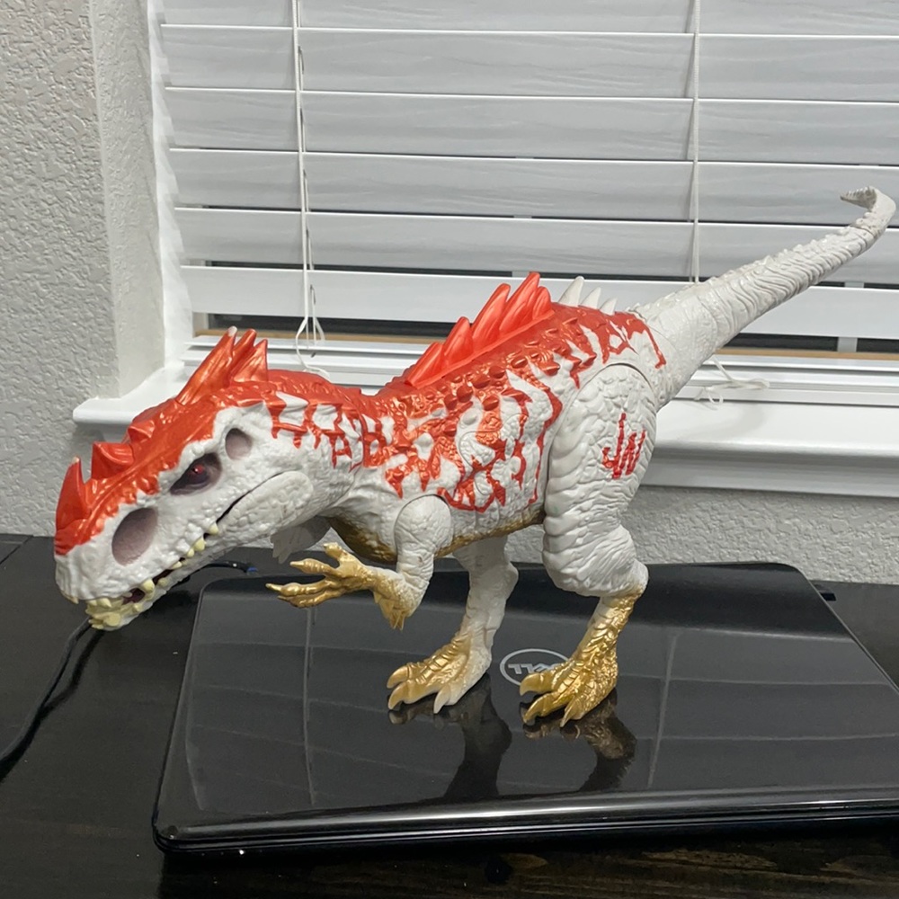 Jurassic world indominus rex hybrid